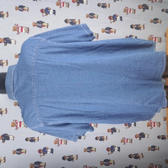 Vintage Y2K NWT Women's Looney Tunes embroidered Pepe Le Pew denim button shirt - Picture 4 of 7